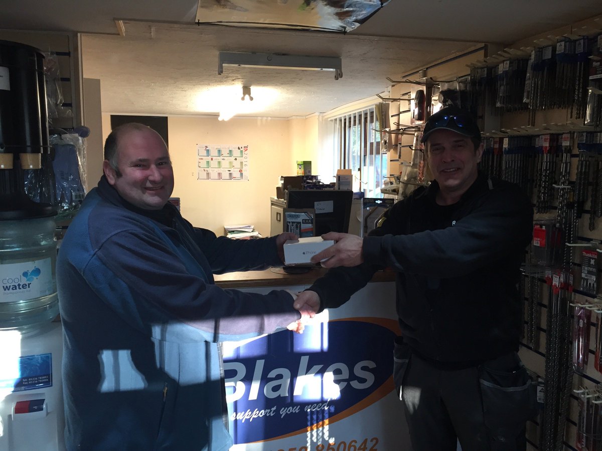 PumpHouseLtd's tweet photo. Roger Stupple RS Services bought a VCMA-20S from @Blakes_farnham to find a winning iPhone 6 #iphone6  #WINNER https://t.co/scMhBtPLLm