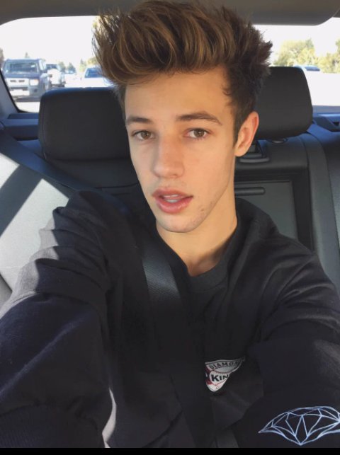 itzkingcam's tweet image. New fake please RT? Thankss