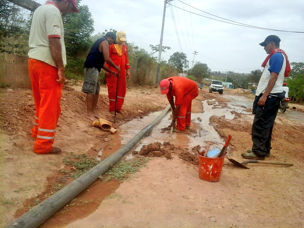 CamaradasPsuv's tweet photo. Plan Agua Potable Mcpio Mauroa,Activados en varios Puntos para Ir Restableciendo Servicio. https://t.co/wA7vU6UTjm