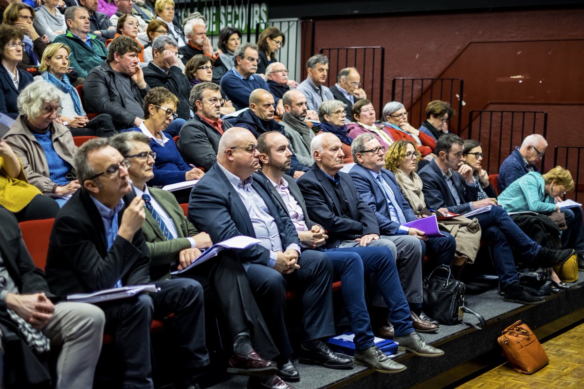 QuimperleCo's tweet photo. Hier,120 acteurs économiques ont échangé sur le développement économique dans le cadre du #SCoT de @QuimperleCo https://t.co/sYJa4UYJPH