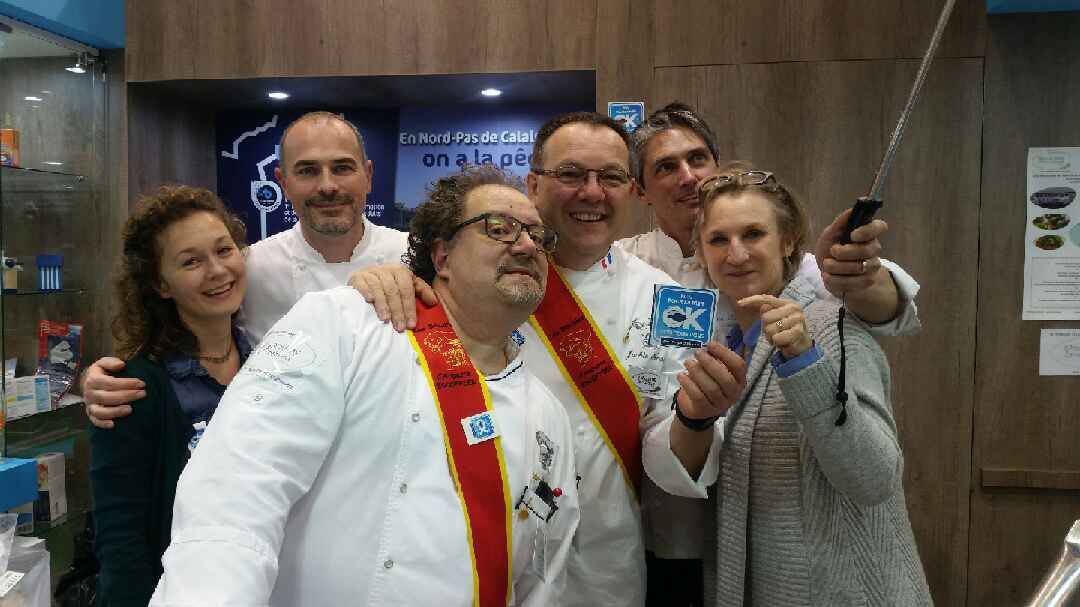 Mr_Goodfish's tweet photo. @Salondelagri les Chefs de #BSZC vous font découvrir la limande sole ! #SIA2016 @npdcpicardie https://t.co/Bv9Ye7OMCm