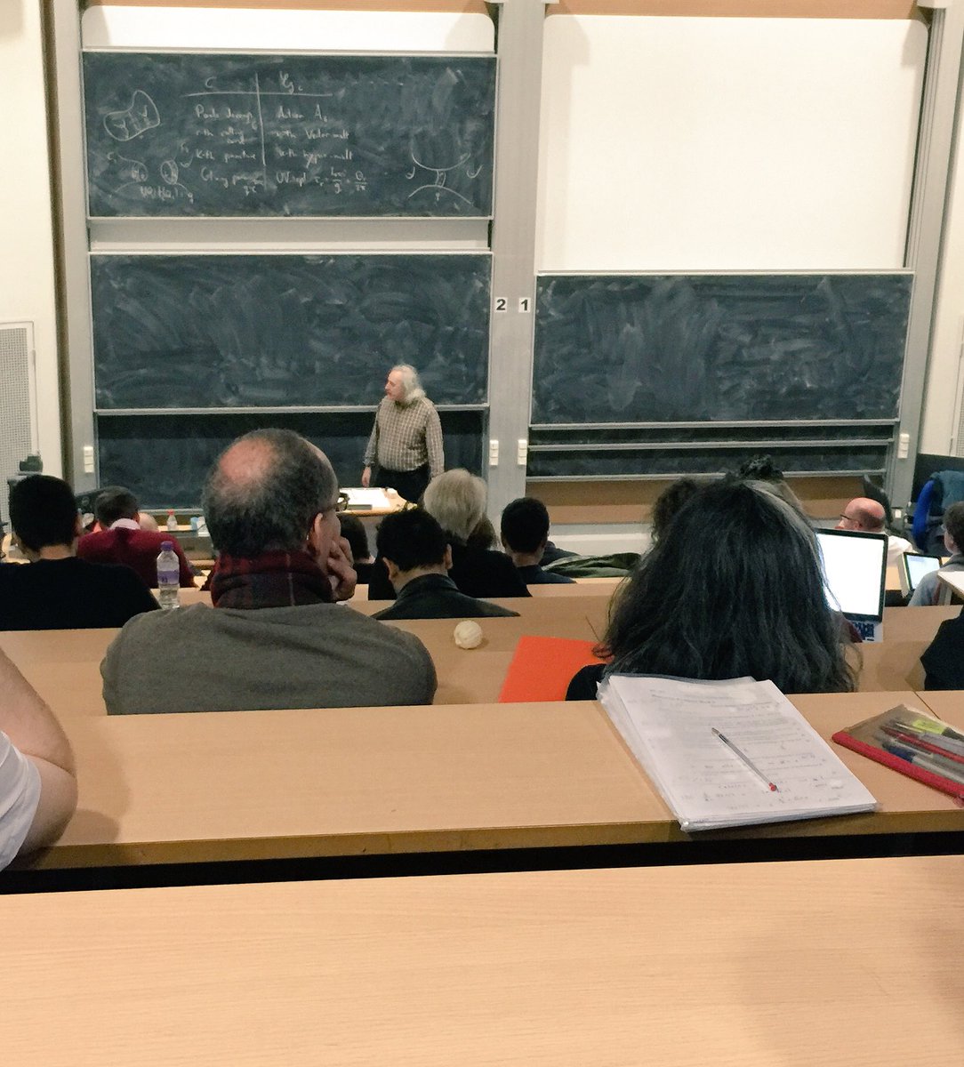 RaquelHRibeiro's tweet photo. Full house in #Perry's talk on the resolution of the #info #paradox (work with #Strominger & #Hawking) @PhysicsatQM https://t.co/mJDvVJYzKb