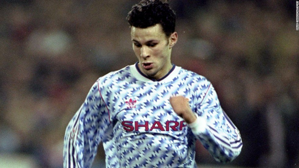Britcorner's tweet photo. 25 años del debut de Ryan Giggs. https://t.co/qQcllq7t6Z https://t.co/2GiMLht2H3