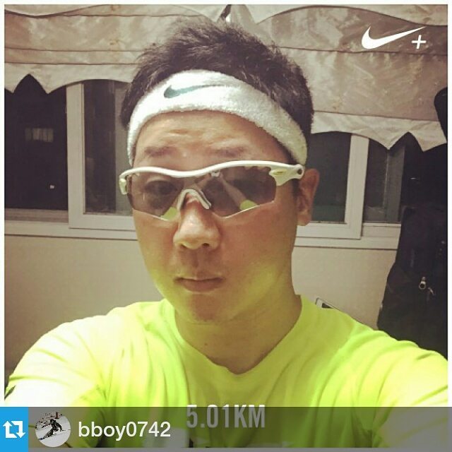 wallevallc's tweet photo. @bboy0742 #walleva #wallevalenses #photochromic #sunglasses #nike #nikeplus #adidas #oakley https://t.co/6UzmRYJ5PS https://t.co/HhcMwpBQrV