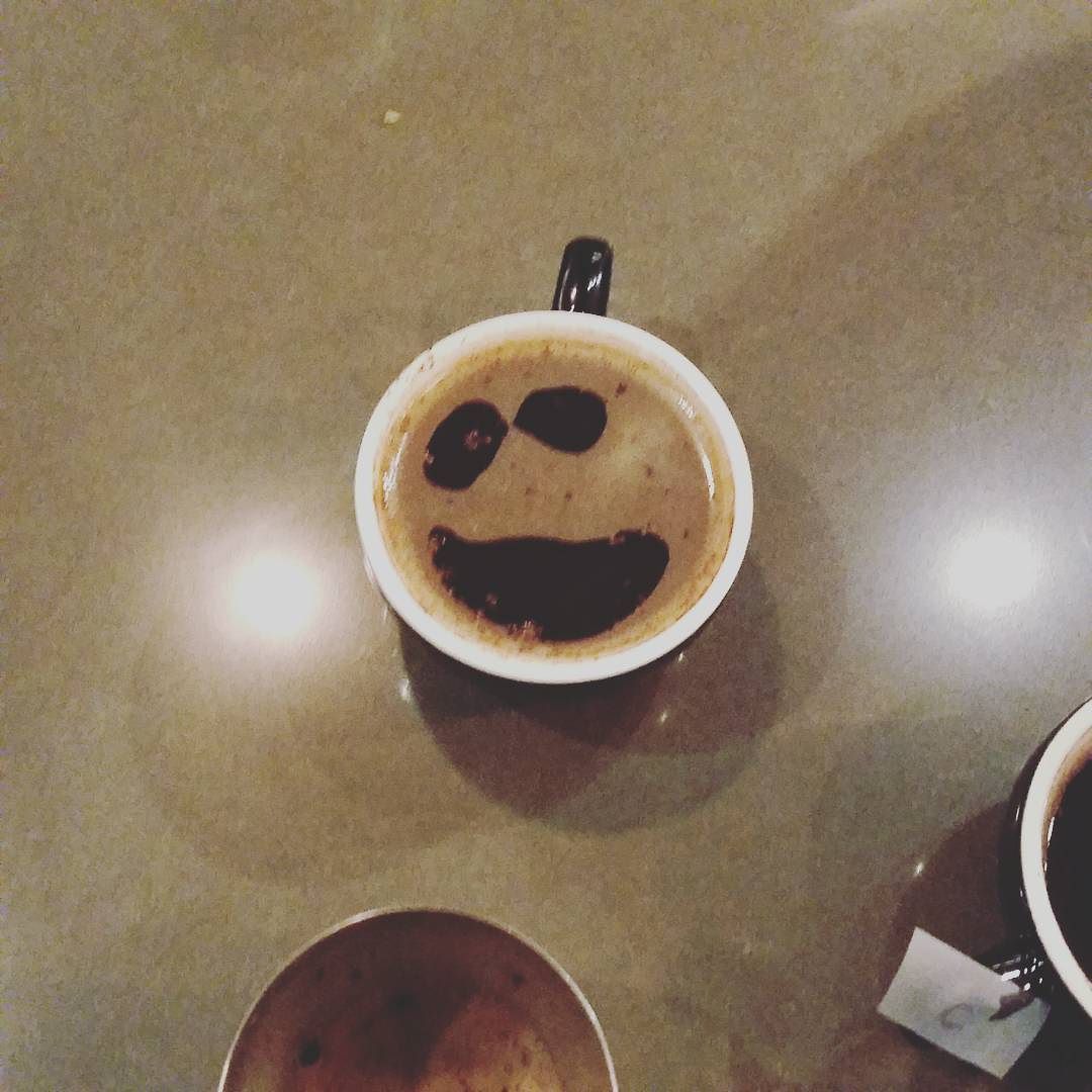 What do you think it is? Big smile or ghost? Late night cupping #flushing #queens #cafedecu… buff.ly/1oXEPjd