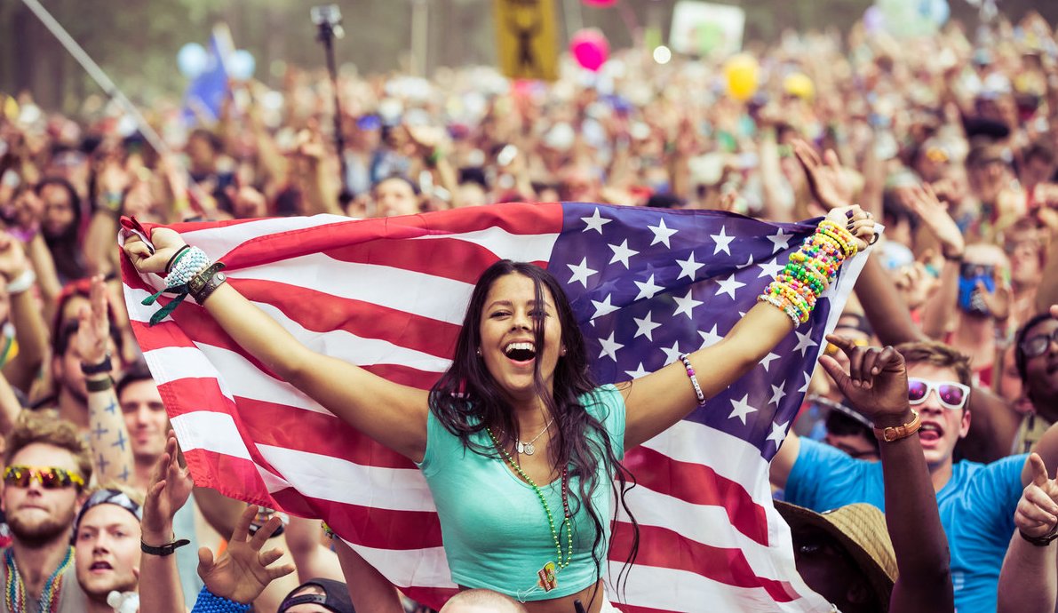 beatport's tweet image. .@TomorrowWorld reveals it won't return to the US in 2016 btprt.dj/1oZ0l7c