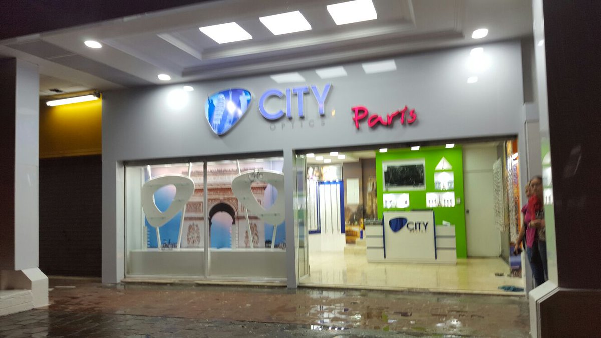 cityopticsec's tweet photo. #CityOpticsParis hoy abrió sus puerta, nueva sucursal de #CityOptics al norte de la ciudad, frente al CC Plaza Mayor https://t.co/u3OYsBfCDQ