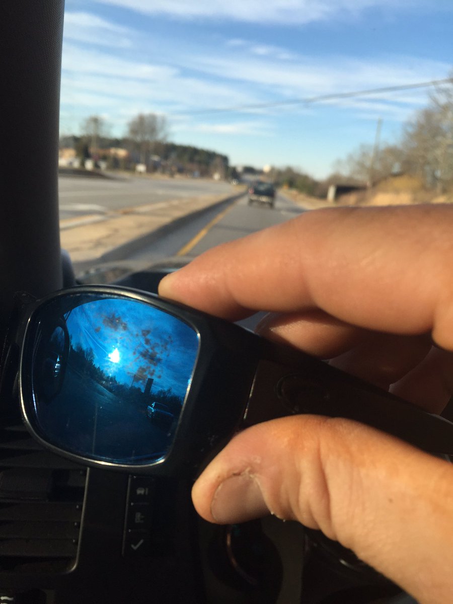 BCarp66's tweet photo. @FuseLenses why are my lenses flaking off https://t.co/yhGpLxMfBI