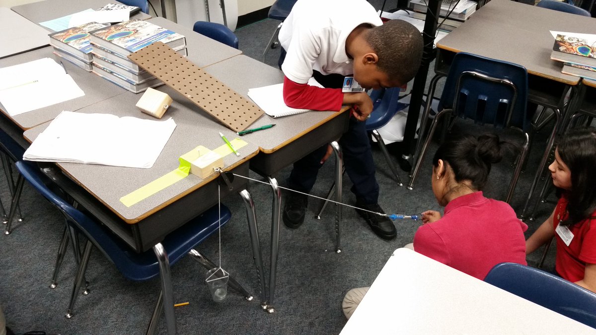 MrLongClassroom's tweet photo. The class was experimenting with simple machines today: inclined planes &amp; pulleys.
#ExplorationLabs #Newtons2ndLaw https://t.co/M9ZTzU5FsB