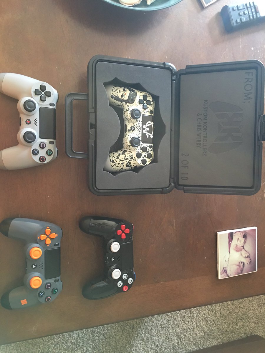 kickflips01's tweet photo. Whatchyou know 'bout a controller collection? Mine just got a whole lot better! @ChrisWebby @KustmKontrllerz https://t.co/auXrNLOJtz