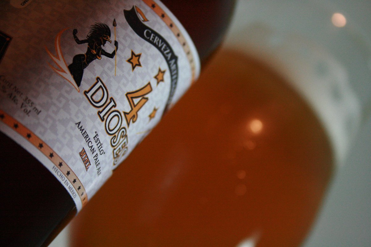 4_Dioses's tweet photo. #QuienMeConoceSabe que me gusta la especialidad de la casa #4Dioses #Cervezaartesanal #HoneyAle https://t.co/BCuayIBJJf