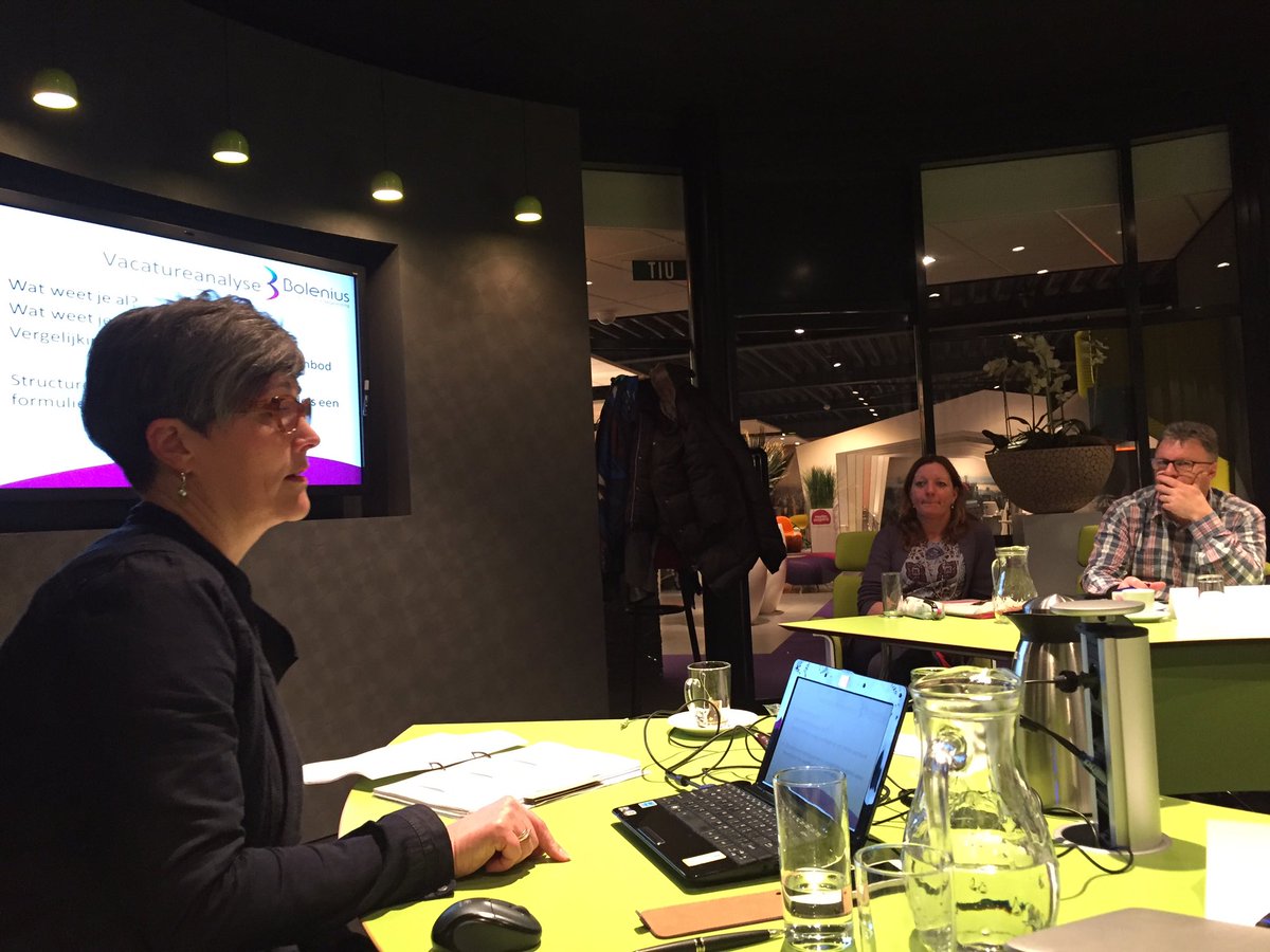 barteveraertsmc's tweet photo. Top avond. Veel kennis gekregen van de mogelijkheden van Linkedin. Dank @Start2Choose @MargoBolenius https://t.co/I9qGij8bms