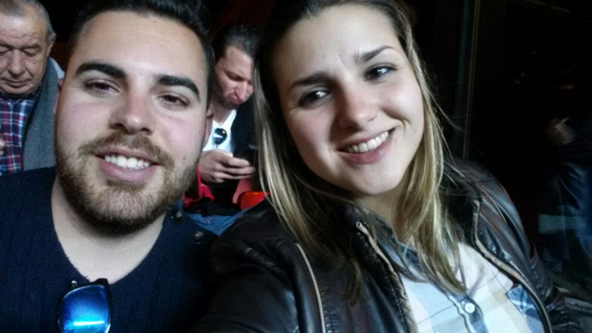 K1KE19's tweet photo. Primera vez que me la llevo a ver al equipo de mis amores y encima ganamos aunque sufriendo. #MiSelfieEnNervion https://t.co/ZgiocQEssC