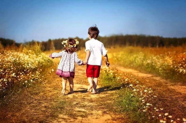 janatip15's tweet photo. لاتمش ورائي فقد لا أعرغ الطريق 
ولاتمش أمامي فقد لا أتبعك امش ألى 
جواري فقد نصبح أصدقأء https://t.co/rs4FLZWmXZ
