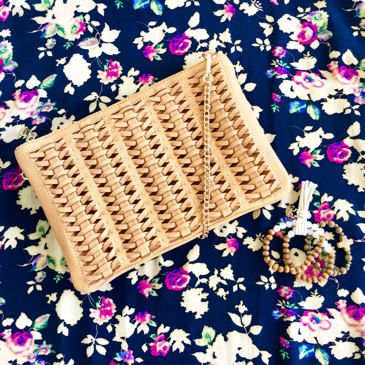 LoveApricotLane's tweet photo. This is the perfect go to bag!! βοΈππ»π #AccessoryGame #GoTo #Bag https://t.co/iAzc7HpfDp