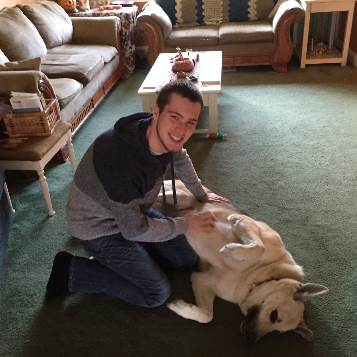 LambdaChi_MU's tweet photo. Happy 22nd Birthday to our Vice President Brad Benton! #ΛΧΑ #Millersville @bradsonn https://t.co/paTRvmK5u3