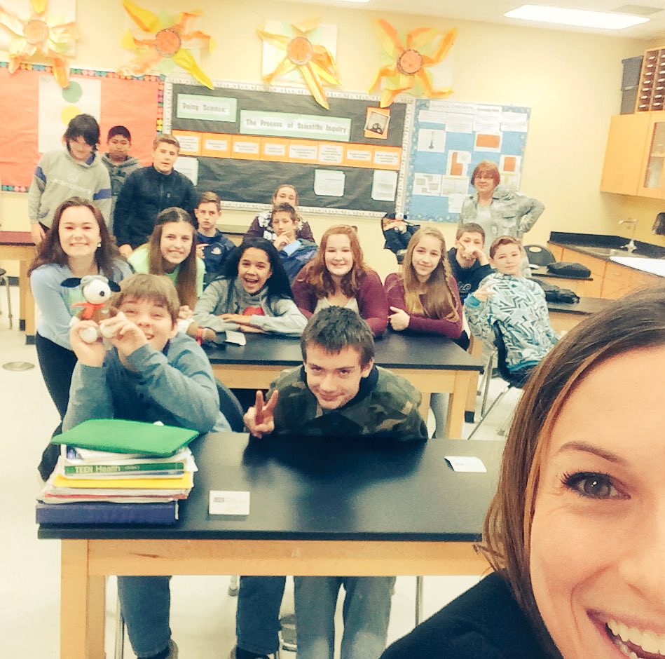 JessicaGagneTV's tweet image. Thx to the 8th graders at Biddeford Middle for letting me talk 2 u about my awesome job :) #ClassSelfie @MsGordonBMS