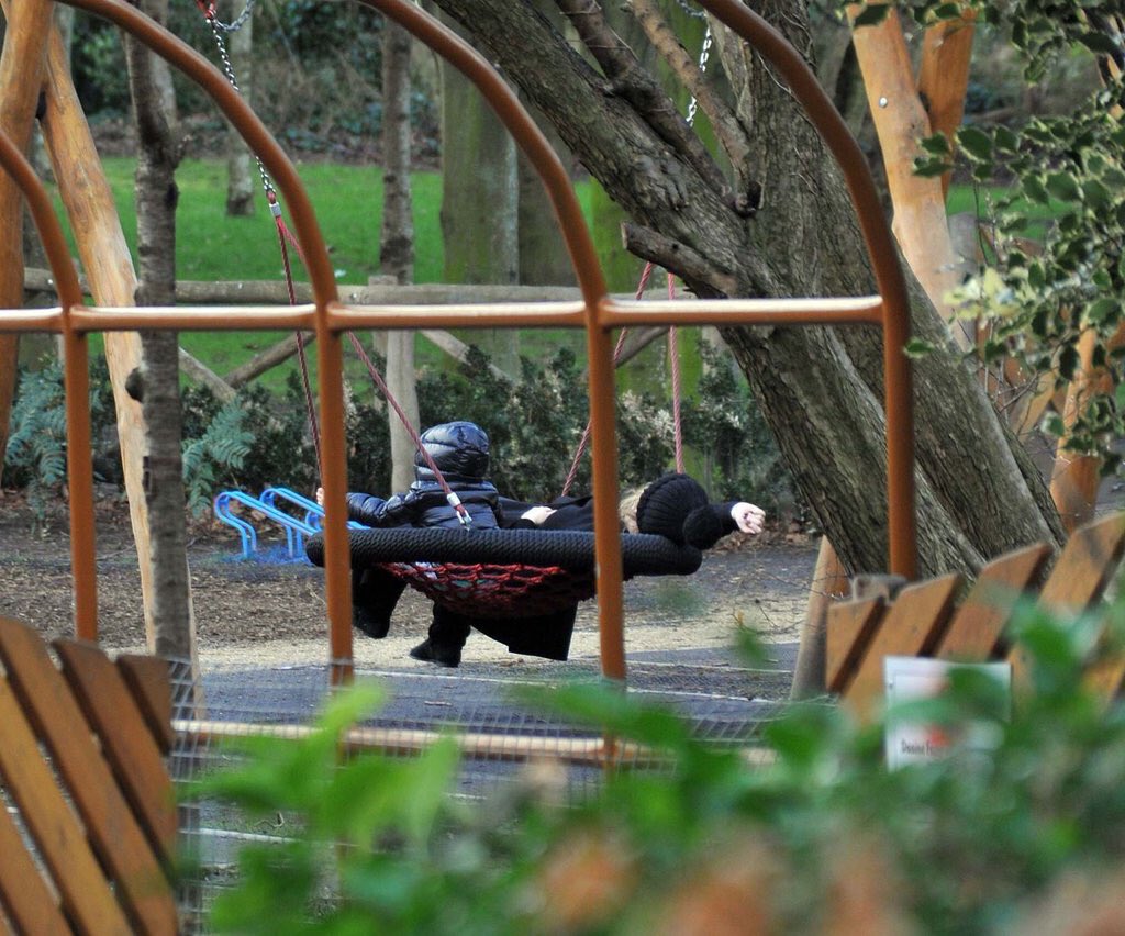 adeleonlinebr's tweet image. FOTOS: Adele e Angelo em Dublin hoje (02)