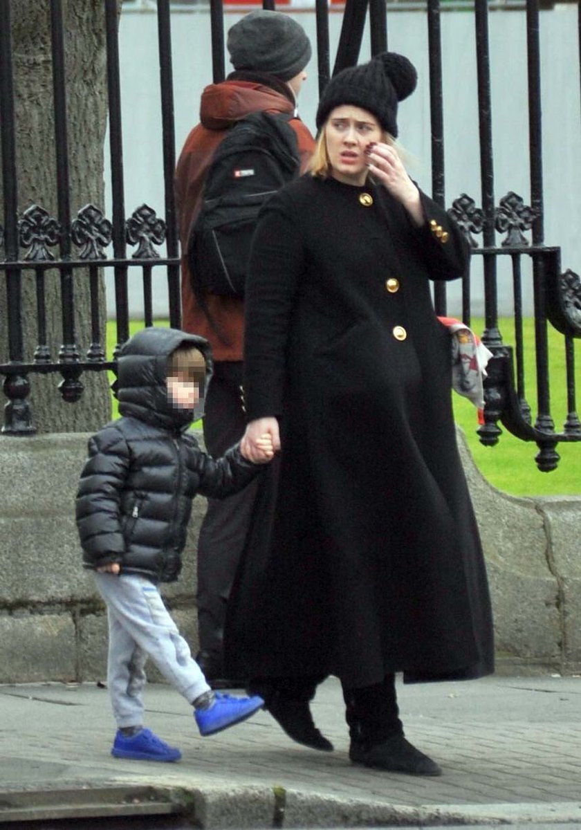 adeleonlinebr's tweet image. FOTOS: Adele e Angelo em Dublin hoje (02)