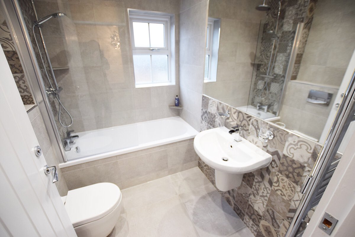 derbytiling's tweet photo. Before and after Bathroom refurbishment completed @Porcelanosa_EN @InstarmacGroup #derbytiling https://t.co/zeyd1O8RuT