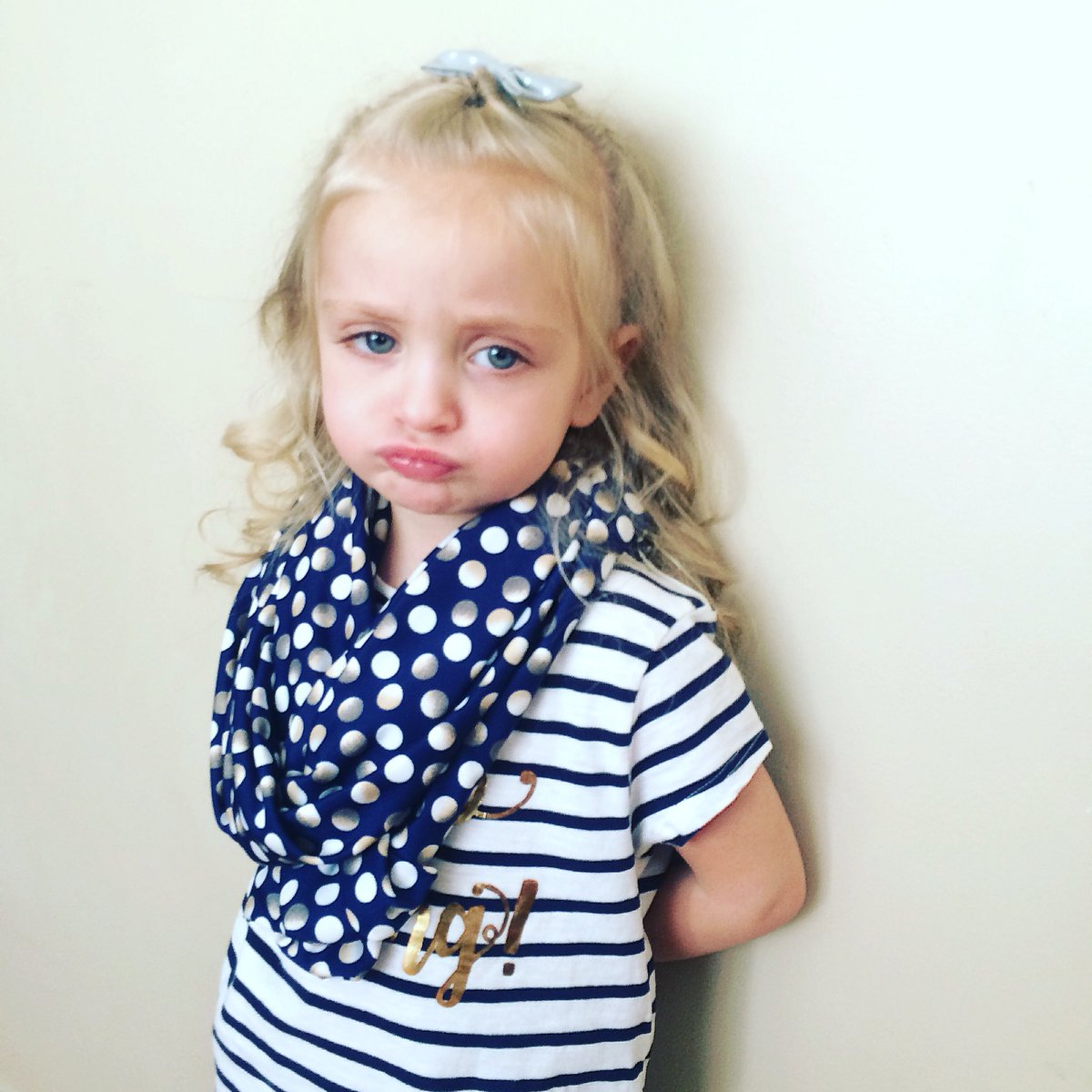 myKlementines's tweet photo. Okay Mom!! My lollipop is done and so am I" 😂 🍭. Thanks @NikkiSimon for this great share of Holly in our bow &amp; scarf https://t.co/d0v6OmotZI