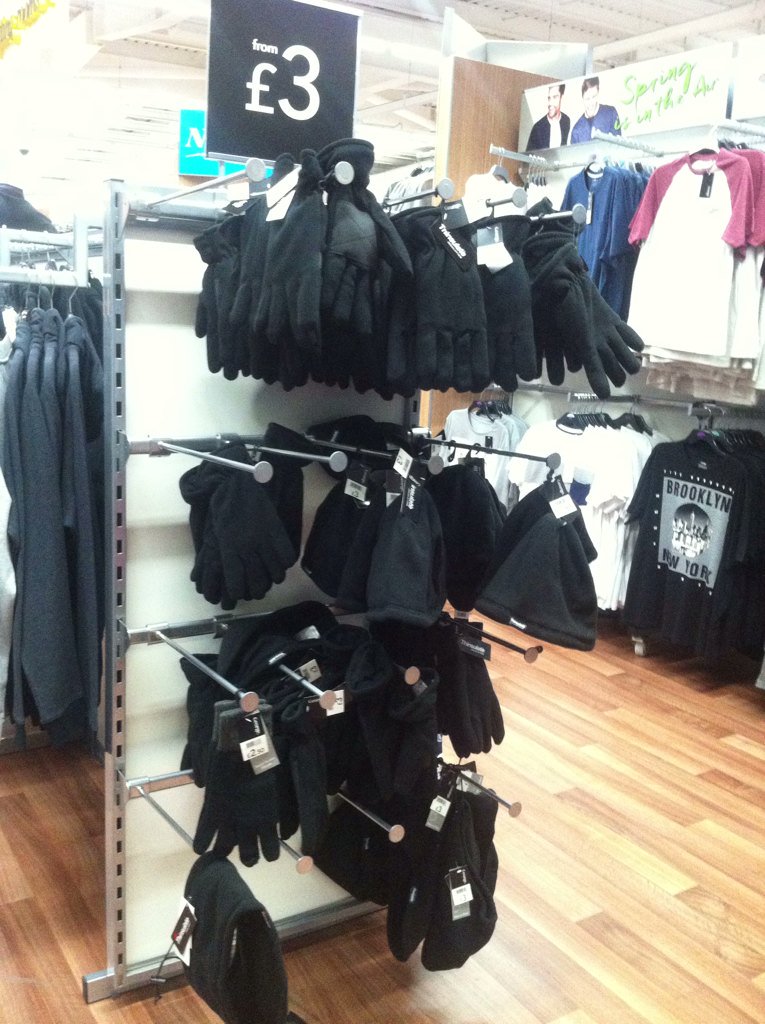 Argarna's tweet photo. @asda remember when you had cools hats with skulls on a stuff? Why can't you get those again?
#timsfavouritehat https://t.co/1Vhad0bmWX