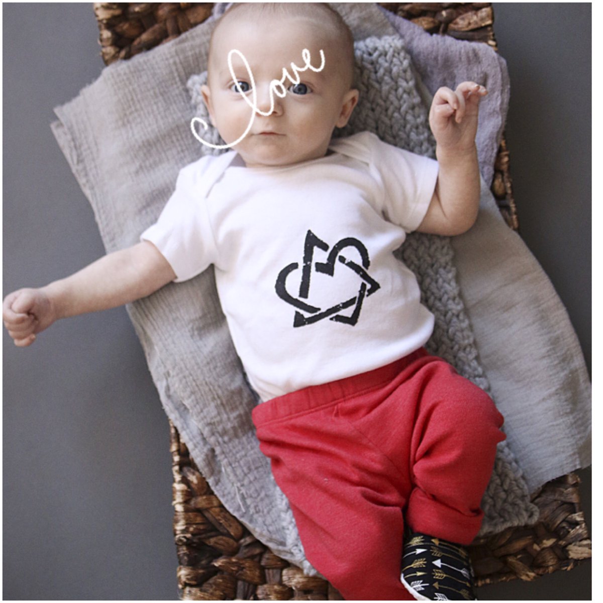 FosteredApparel's tweet photo. Baby Gray in our #adoption symbol bodysuit. Just precious! Get one now. #adoptiongift #adoptionsymbol #etsyseller https://t.co/KOEMZPIYCG