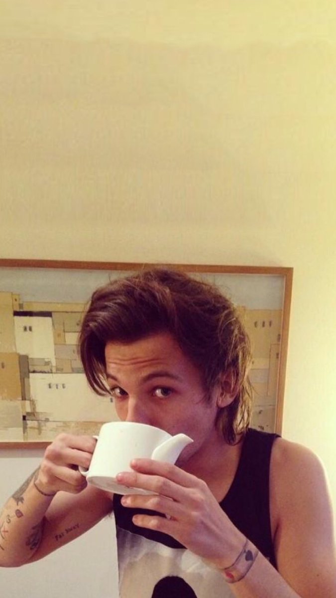 Fandomscreen's tweet image. Louis Tomlinson lockscreen!

RT IF SAVED💕