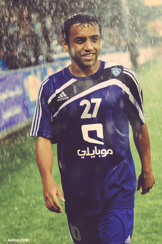 i_BNDR's tweet photo. شرب الزعامة كابراً عن كابر !
فسيّرته اعتزازه سمواً و اعتلى به عشقه شموخاً ؛

• نعم يحدث أن تعشق كياناً لتفاني أحدهم! https://t.co/G1rpN7ZayH