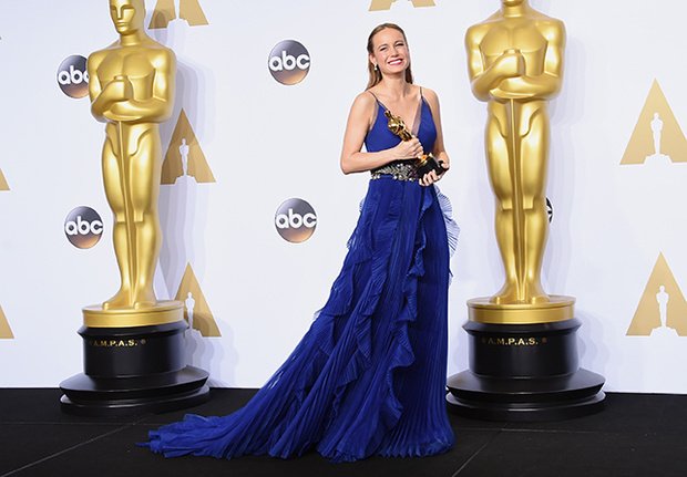Erica_Nela's tweet photo. ¿Visteis el vestido de #BrieLarson, ganadora del #Oscar a la Mejor Actriz? Su diseño ha dado mucho que hablar :O https://t.co/EaTXGKd5aq