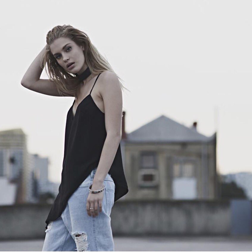 TheSermonLA's tweet photo. @nanajudyfashion silk tanks hit #YesterdaysSermon SPRING 2016

#thersermonla #style #fashion #pfw #streetstyle #ootd https://t.co/xak76L4zQj