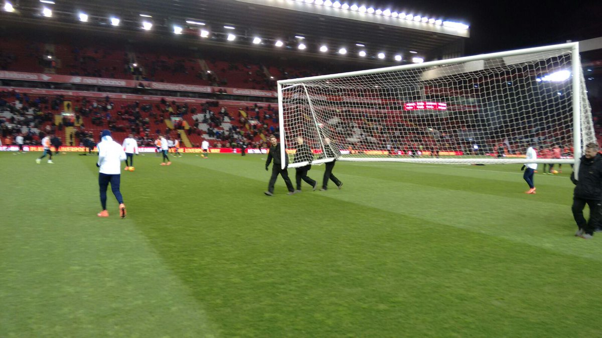 ManCity's tweet image. That's one way of stopping City scoring tonight! 😀 #lfcvcity #mcfc