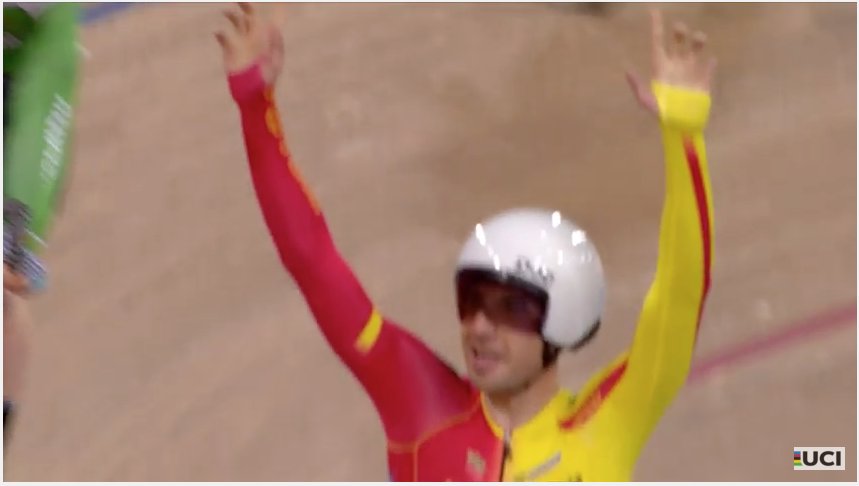 PauColasN's tweet photo. Qué grandes eres @SebastianMoraV! vas como un 🚀. #TWC2016 #GoMora  #GoTorresGoMora https://t.co/Q6whBdp734