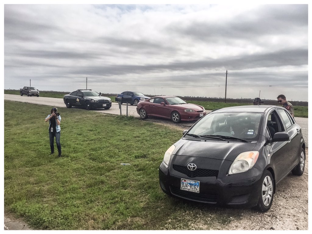You know you're with a true #photographer when she is documenting your road troubles <a href="/reporter_laura/">Laura Garcia</a> <a href="/rkaladyte/">Rugile Kaladyte</a>
