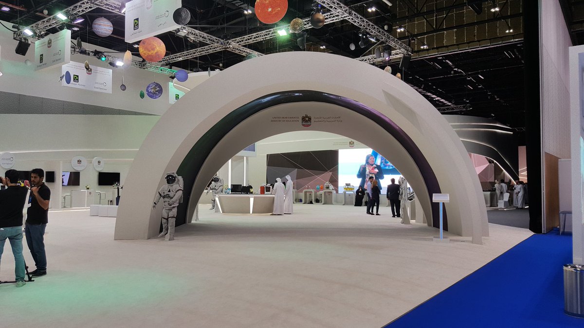 schoolsfuture's tweet photo. Some photos of the second day of #GESSDubai2016 Tomorrow you'll find freshly news on #TheSchoolsOfTheFuture https://t.co/9YxNvpJsiW
