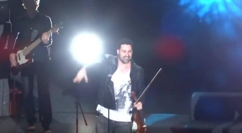 DavidGarrettITA's tweet photo. 80´s Anthem #DavidGarrett México 2016 #auditorionacional https://t.co/TabJLZHMCS https://t.co/GB36Y6t0s9