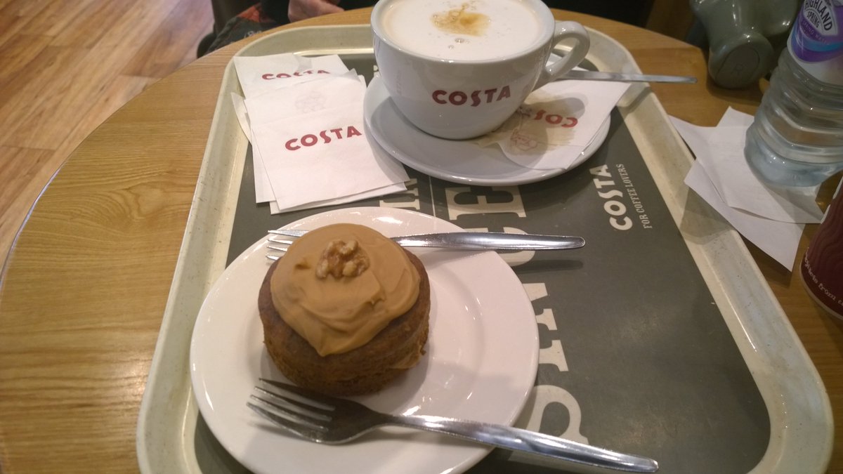 KittykatClaire's tweet photo. @Modalu_England coffee & cake & a good old gossip #ToMeLoveIs https://t.co/3fcqXhNm9d