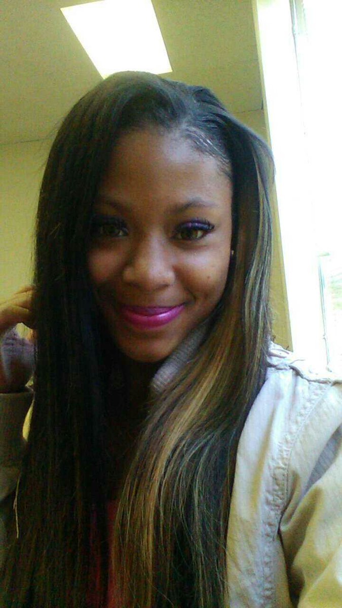 Shemika_Ware's tweet photo. She pretty, and from the Hood 😘😍👊💋💍 https://t.co/S5OZgEaGae