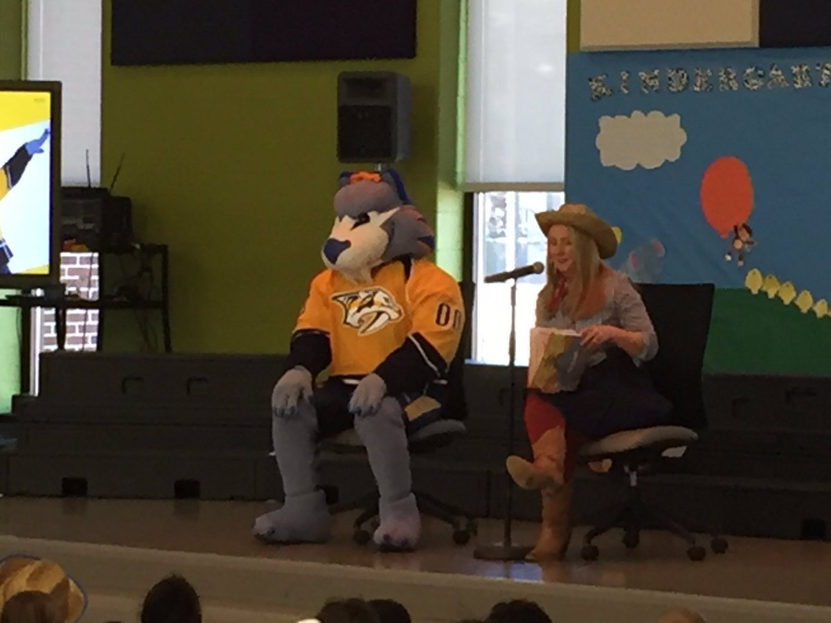 liz_teeling's tweet photo. Gnash enjoying story time with the Cowboys and Cowgirls at Waverly Belmont! #waverlybelmontyall https://t.co/BP0a1LQVwX