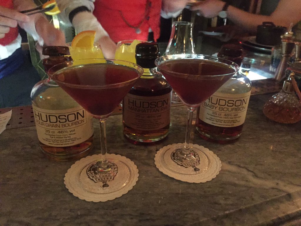 PlinstonC's tweet photo. Triple threat Manhattan's @HudsonWhiskey @FoggsTavern https://t.co/FFS9IBuw9G