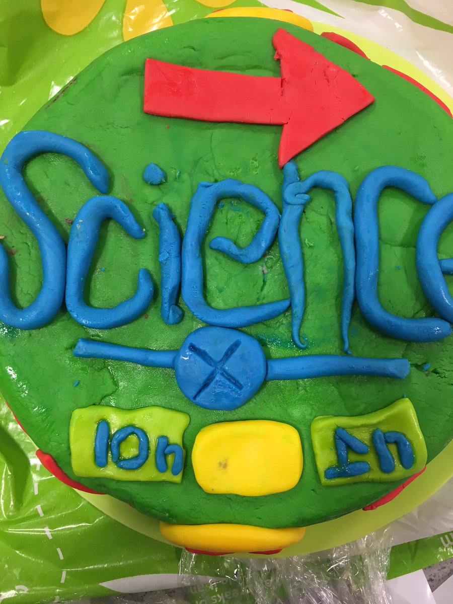 MissFinan's tweet photo. Lovely forces cake by Samantha. @NewmanRCCollege #ignitingcuriosity https://t.co/inh0OLBaE4