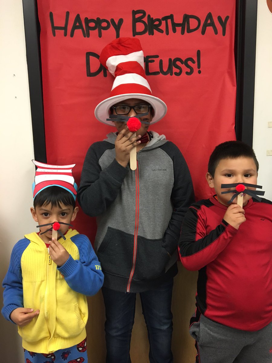 k12_ELA's tweet photo. One fish two fish, green eggs and ham, 5th grade reading buddies and special readers! #whataday #howl4thehuskies https://t.co/kGA9yceSdj