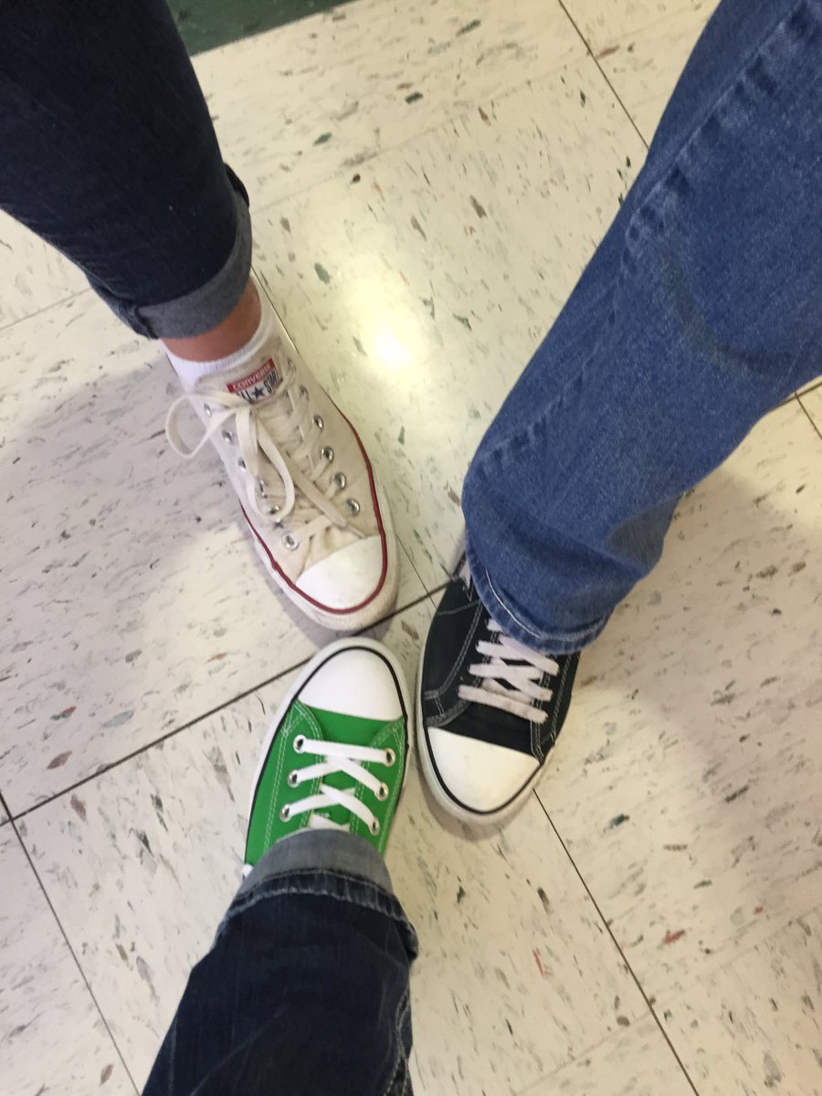 LMBinTX's tweet photo. Sporting our converse for college colors day @techteacherhays @Sally_Reyes25 https://t.co/3LNfJ5xptF