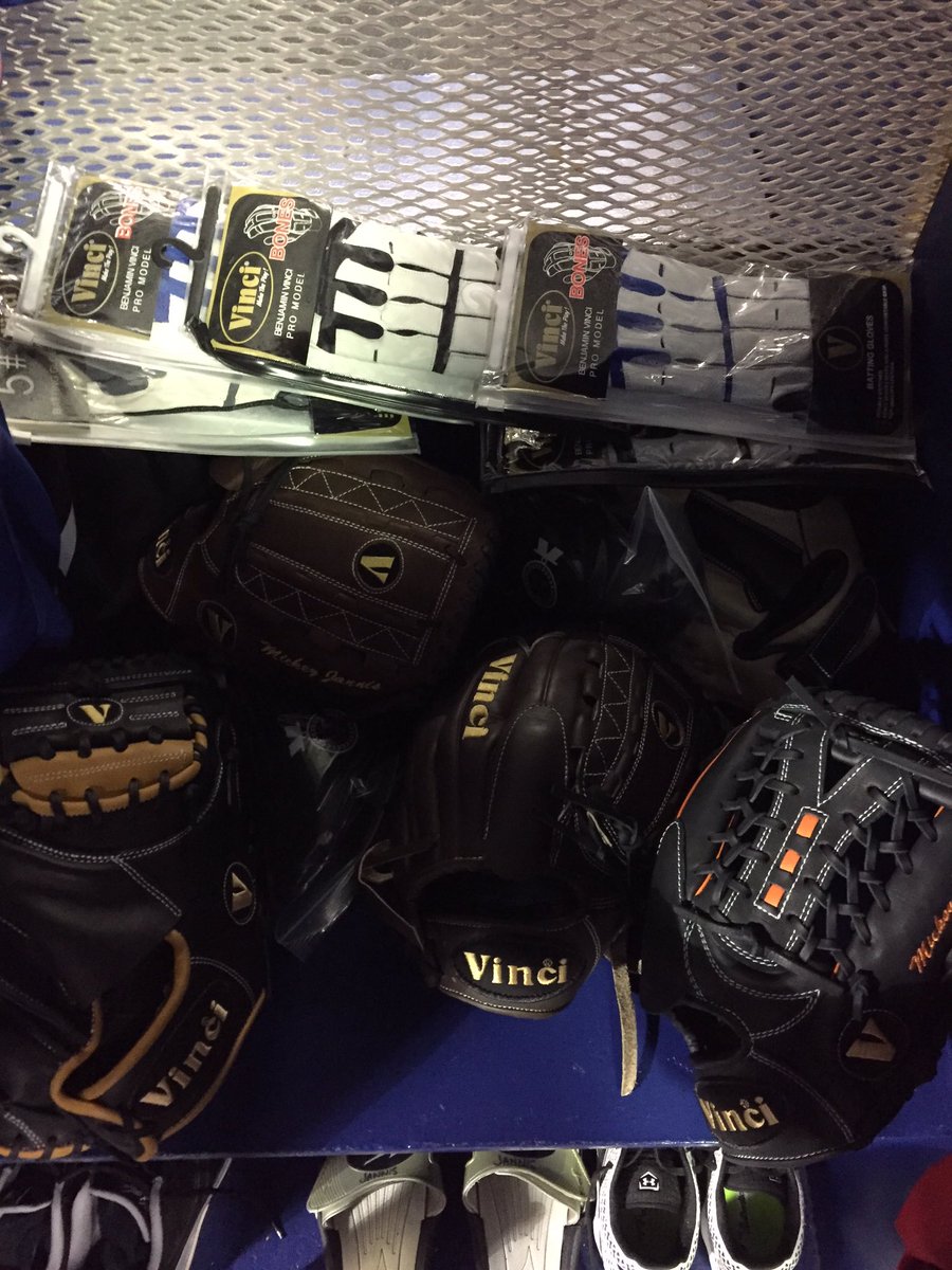 MickeyJannis's tweet photo. Thanks @vincisports for all the gloves and equipment. https://t.co/4CN8myO2hL