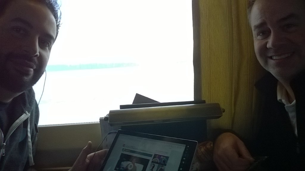 WirelessLife's tweet image. .@PierreRoman &amp; I answering #TechNetVC questions on route via train to #MVPDays Montreal. Yes that is snow outside