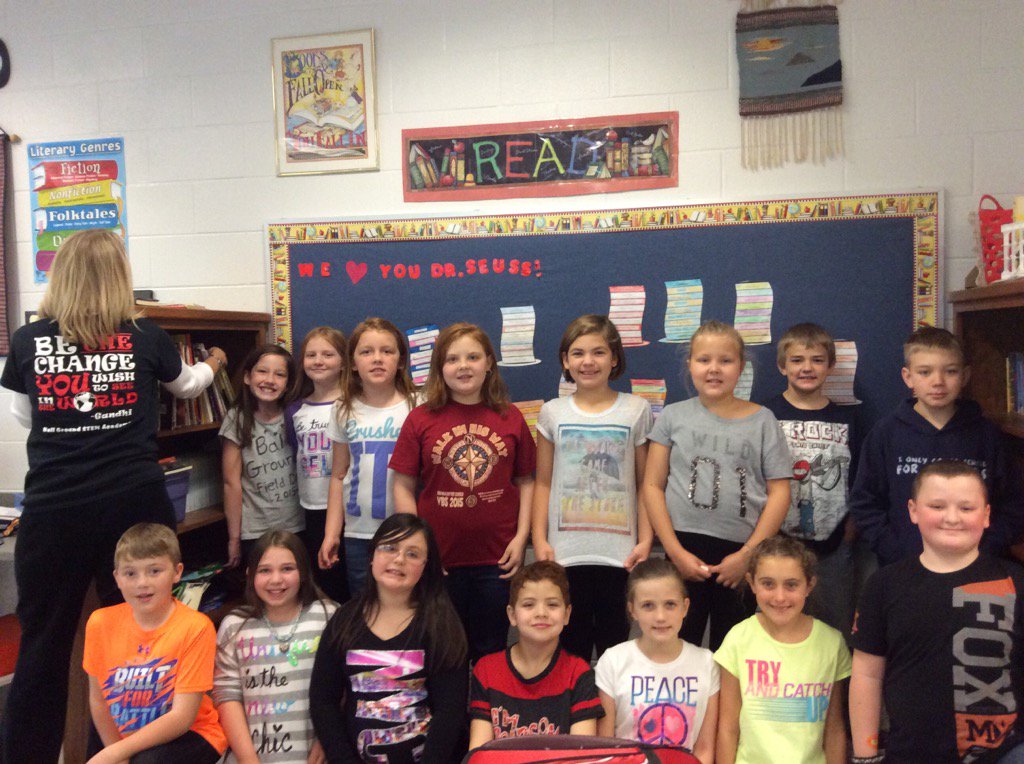 4relaer's tweet photo. #bgestem #Read my shirt in honor of REad across America https://t.co/EoXtyTLhAE