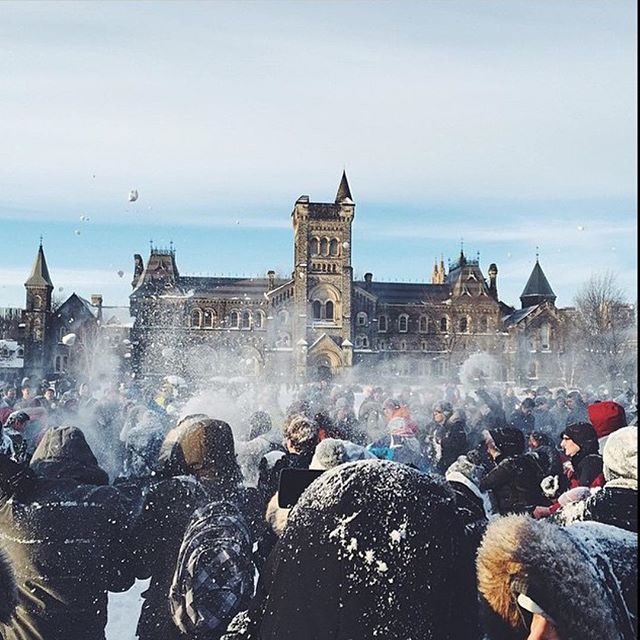 UofTNews's tweet photo. Snowball fight will attempt to break a world record on King's College Circle, March 3, 3pm. #UofTSnowBattle https://t.co/wa2UdC0aPG