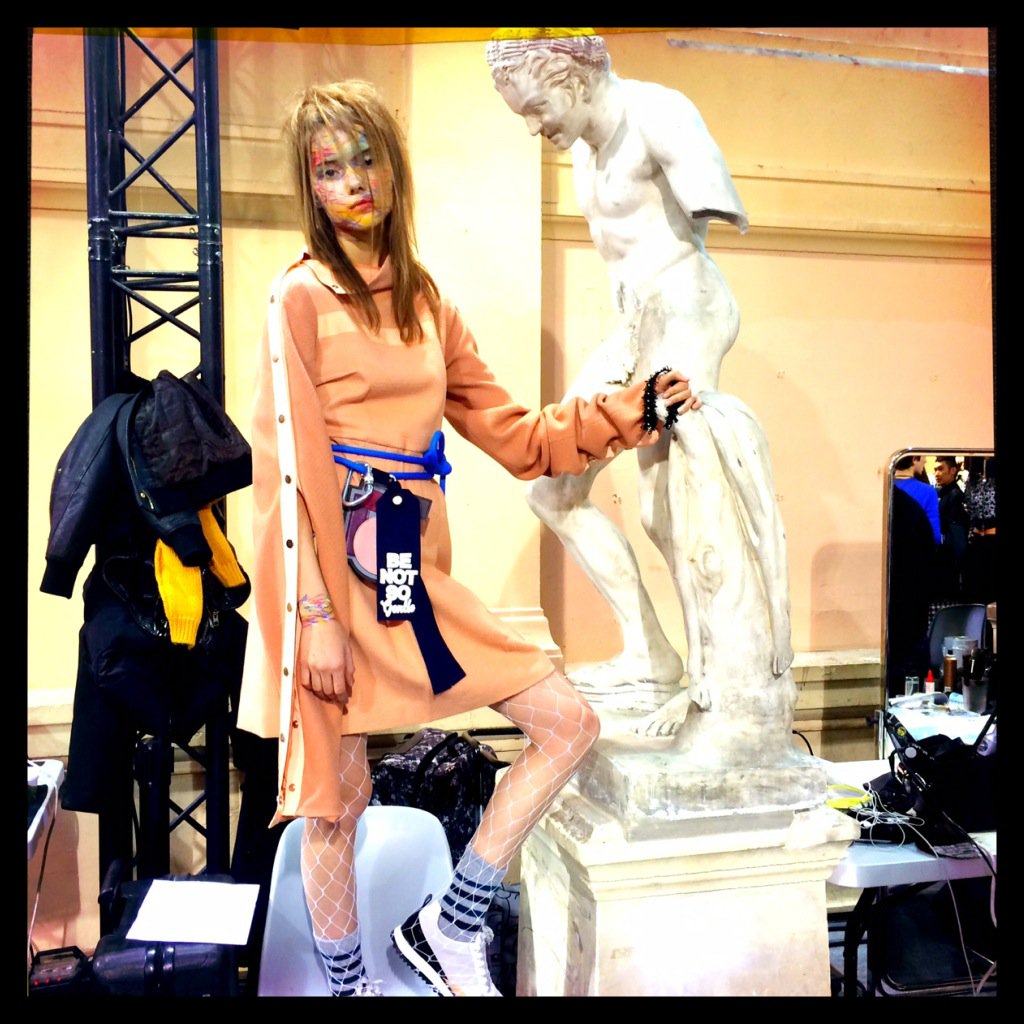 systeme_D's tweet photo. #behindthescenes 4 @the_ep_magazine backstage b4 kenaxleung aw1617 : daria again… #itsfashionweekdarling #pfw #pfw16 https://t.co/kOvtcX2rQZ