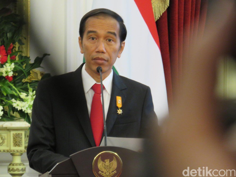 KangBujhel's tweet photo. Huahahaha! "@CNNIndonesia: Jokowi Diminta Ganti Menteri yang Doyan Berkonflik https://t.co/u2FYuuC16W https://t.co/yQ2OLg1Ojb"
