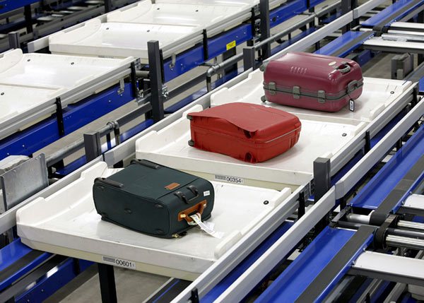 AirportInformer's tweet photo. Dusseldorf Airport in baggage chaos as system fails to reconise February 29th:… https://t.co/HHRNstUXtX https://t.co/dbonALQz8a